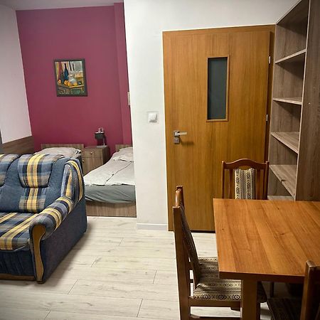 Hostel Sportowa Płońsk Exteriör bild