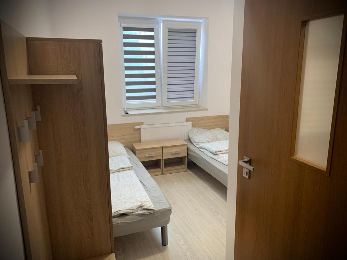 Hostel Sportowa Płońsk Exteriör bild