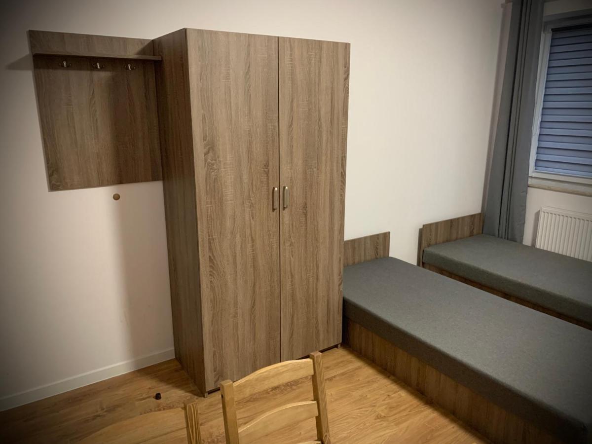Hostel Sportowa Płońsk Exteriör bild