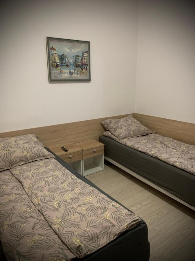 Hostel Sportowa Płońsk Exteriör bild