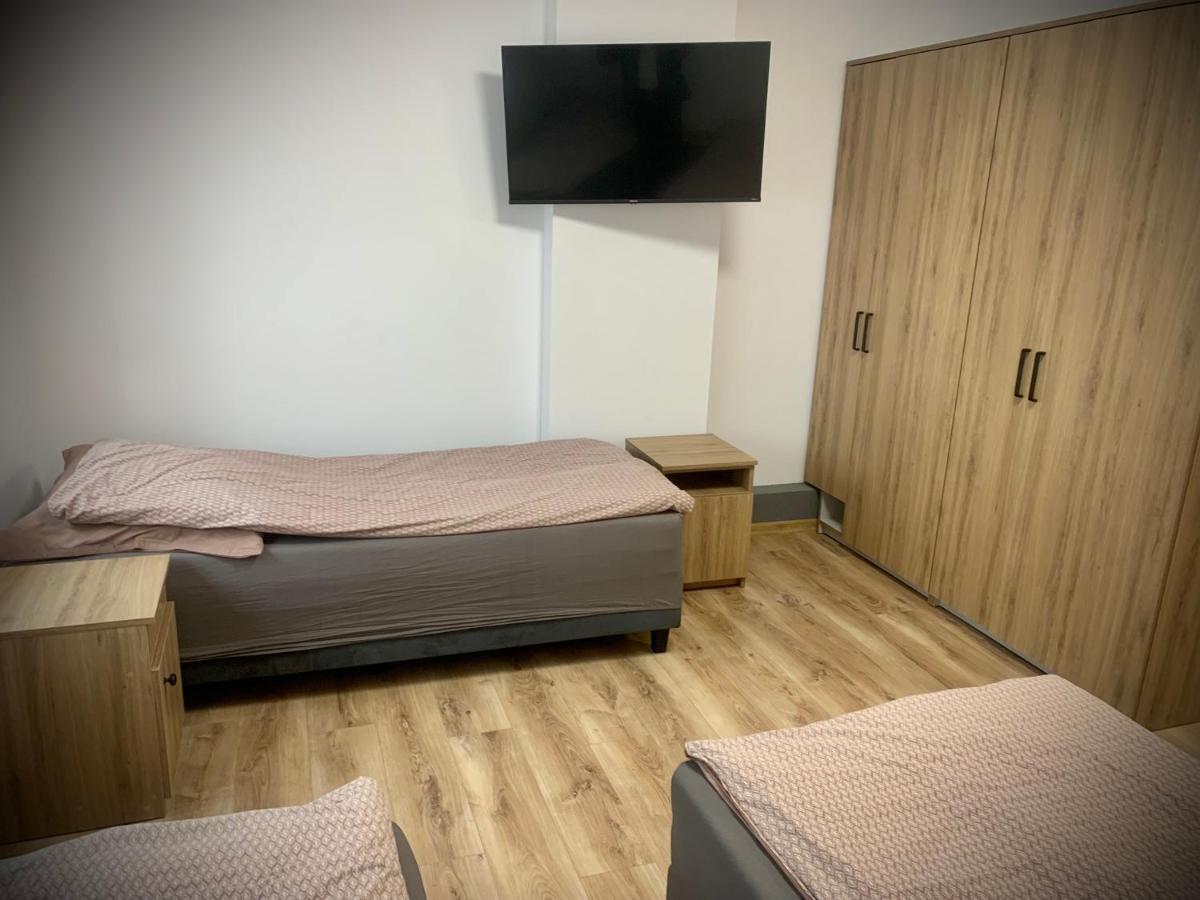 Hostel Sportowa Płońsk Exteriör bild