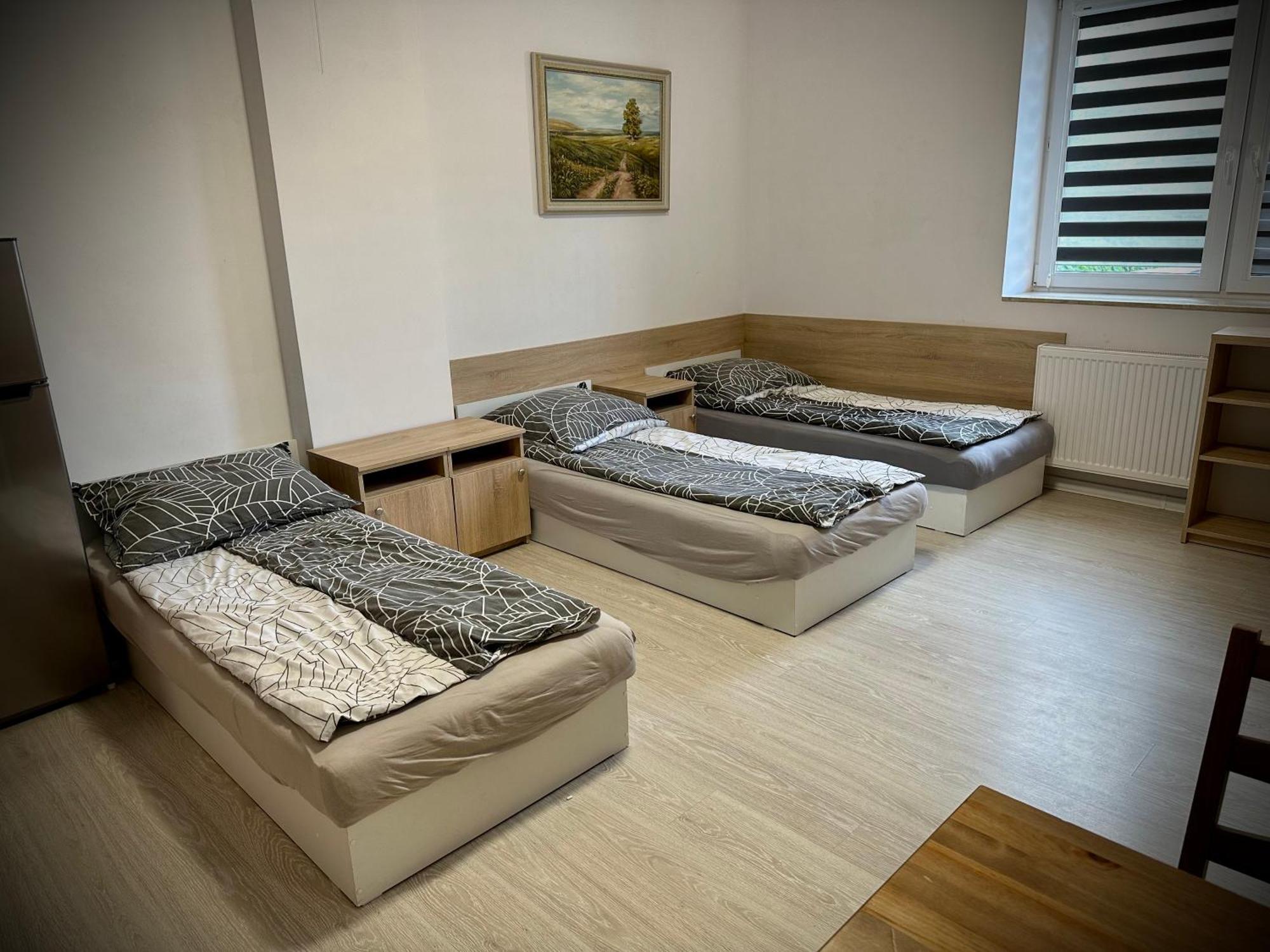 Hostel Sportowa Płońsk Exteriör bild
