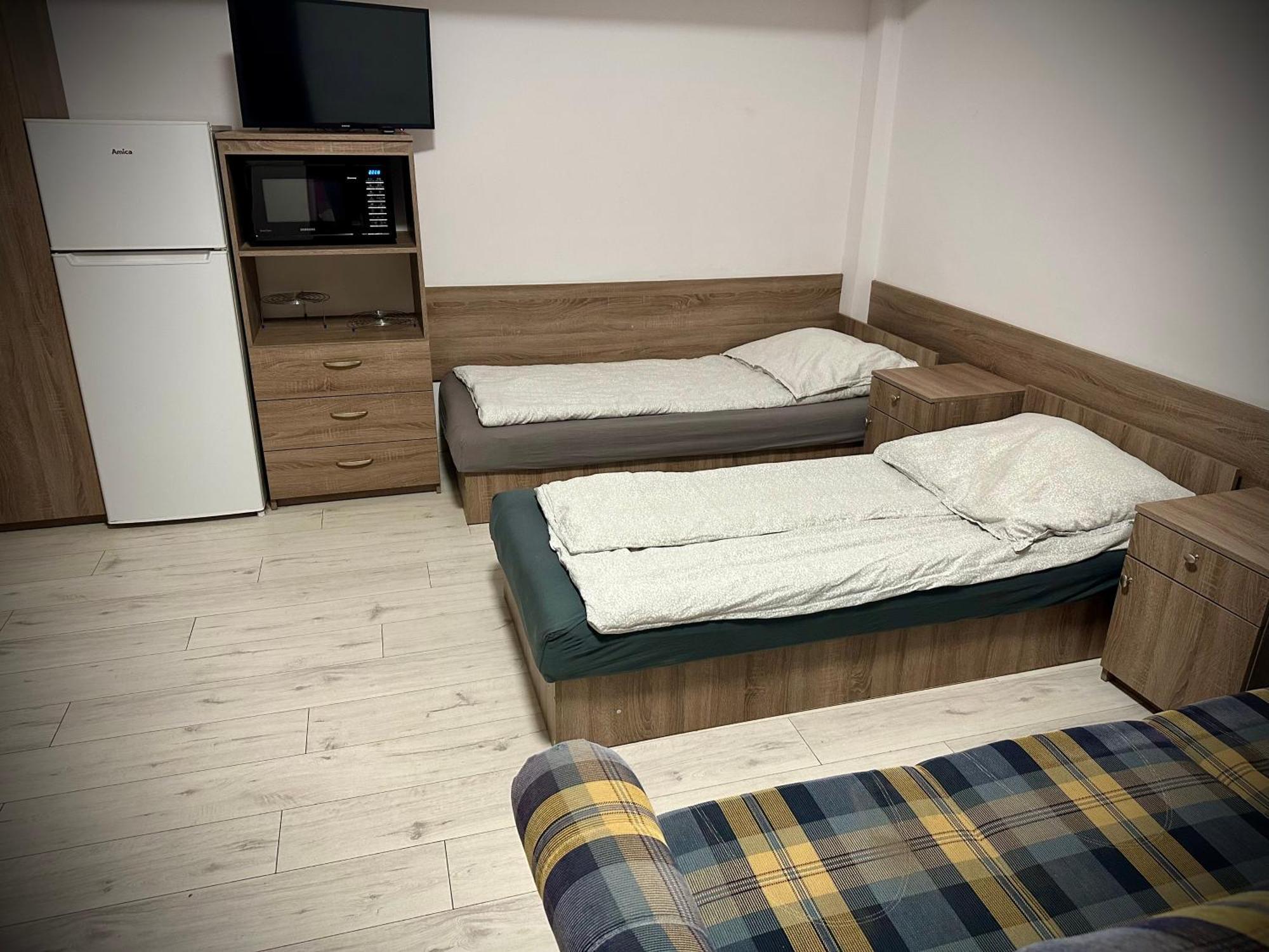 Hostel Sportowa Płońsk Exteriör bild