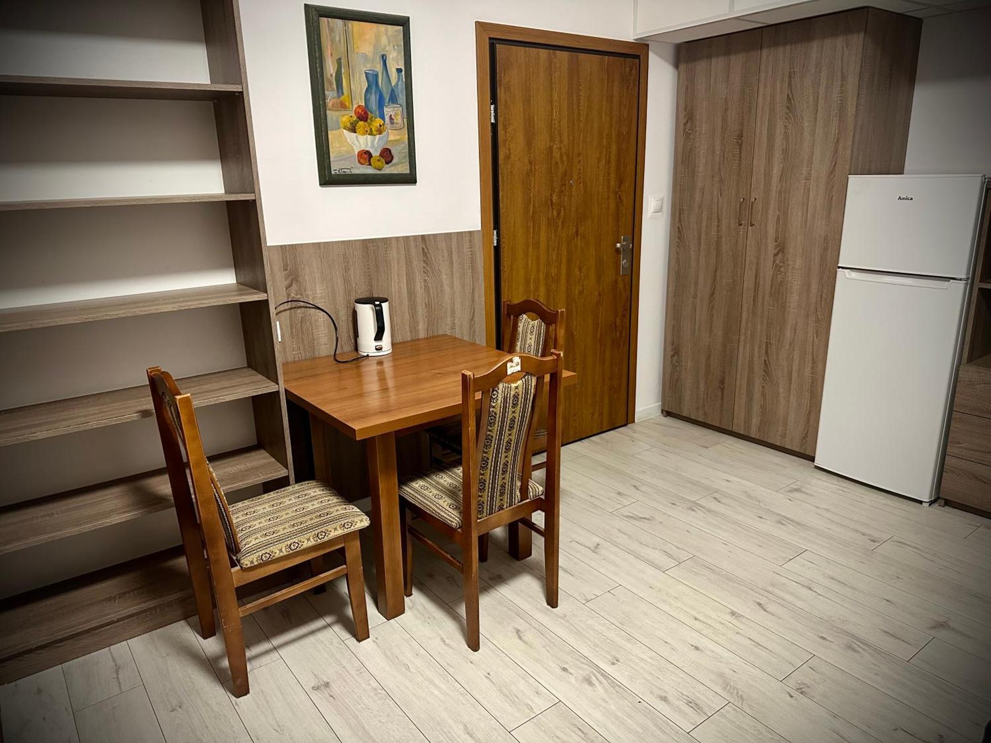 Hostel Sportowa Płońsk Exteriör bild